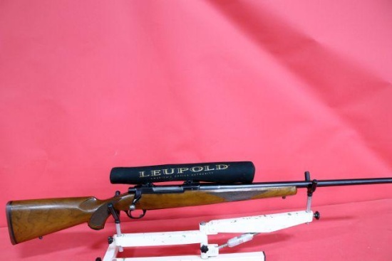 RUGER M77 BOLT ACTION 25-06 RIFLE W/ LEUPOLD SCOPE