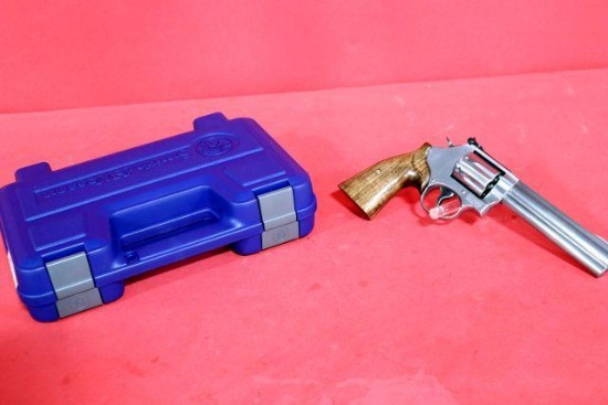 SMITH & WESSON MOD 686-6 357 REVOLVER
