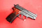 SIG SAUER P229 40 S&W SEMI AUTO PISTOL W/ 4 MAGS