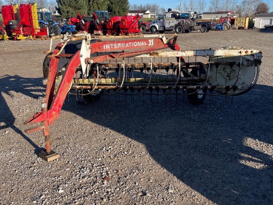 INTERNATIONAL 35 RAKE