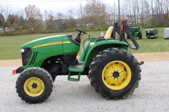 JOHN DEERE 4320 TRACTOR