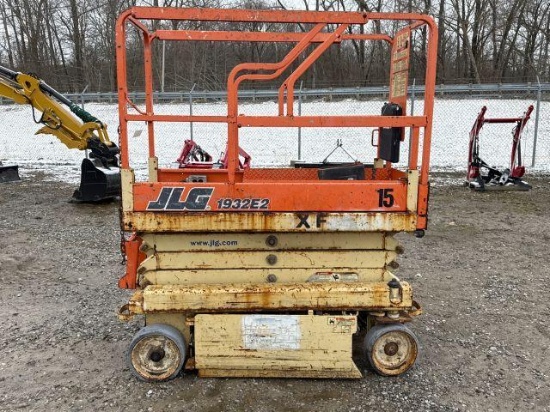 JLG 1932E2 SCISSOR LIFT (NON-RUNNING)