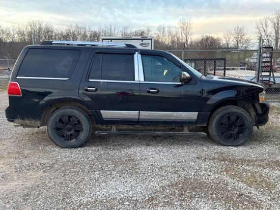 2013 Lincoln Navigator Multipurpose Vehicle (MPV)
