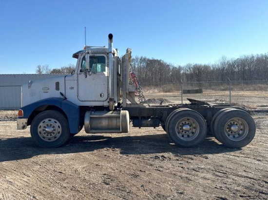 1999 Peterbilt 385 Truck