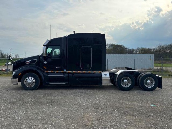 2018 Peterbilt 579 Truck