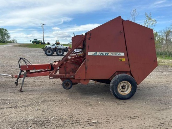 AVCO 456 ROUND BALER