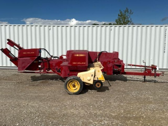NEW HOLLAND SQUARE BALER