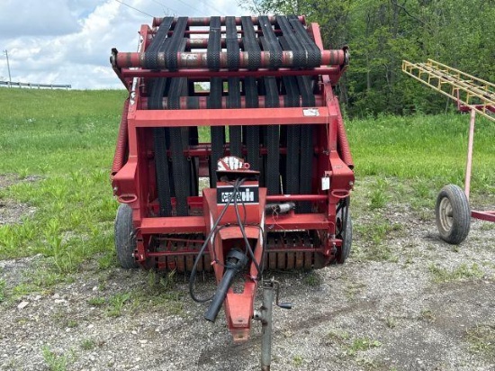 ROUND BALER