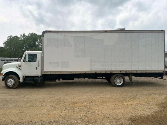 1999 International 4700 Low Profile Truck