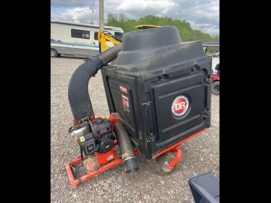 LEAF AND LAWN VACUUM