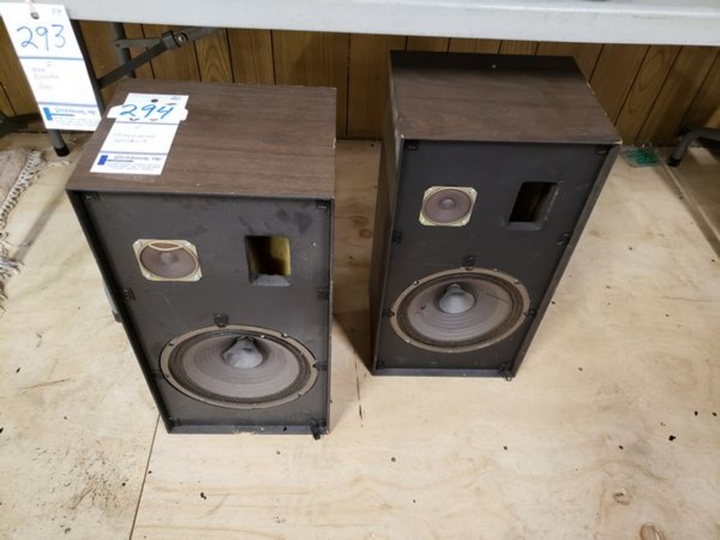 ULTRALINEAR SPEAKERS | Estate & Personal Property Personal Property |  Online Auctions | Proxibid