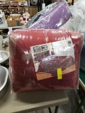FULL/QUEEN COMFORTER