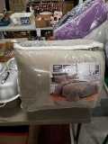 BEIGE KING SIZE COMFORTER