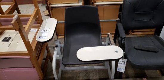 BLOOD DRAW CHAIR