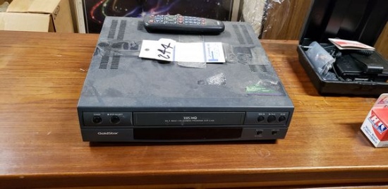 GOLDSTAR VCR WITH REMOTE