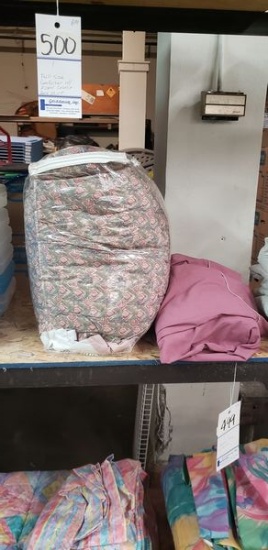 FULL SIZE COMFORTER WITH PILLOW CASES AND BED SKIRT