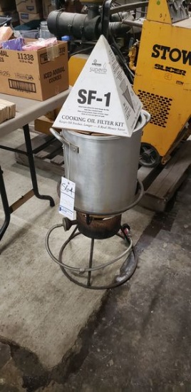 TURKEY FRYER WITH OIL FILTER