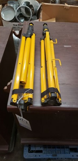 2 JOB LIGHT STANDS