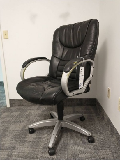 HIGHBACK OFFICE CHAIR