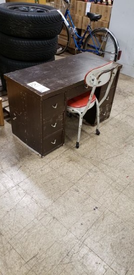 SMALL DESK WITH VINTAGE CHAIR