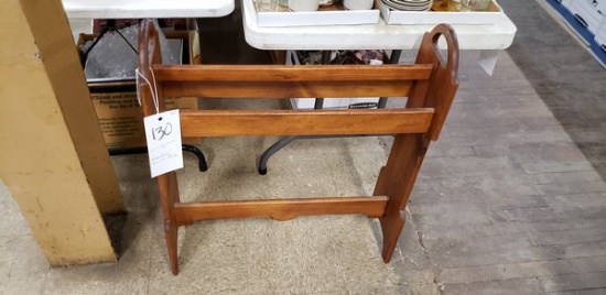 WOODEN QUILT RACK