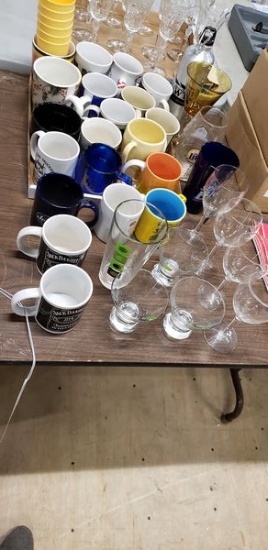 LOT OF CUPS AND MUGS