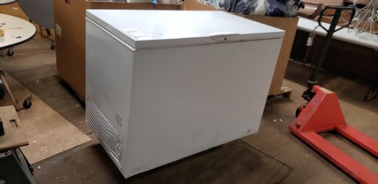 FRIGIDAIRE CHEST FREEZER - AS IS