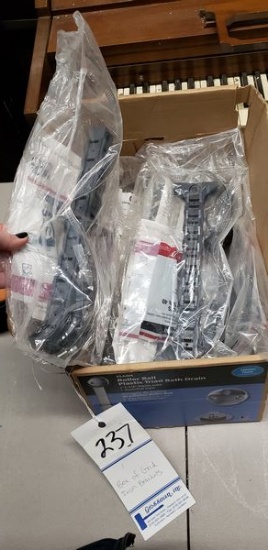 BOX OF GRID IRON BRACKETS