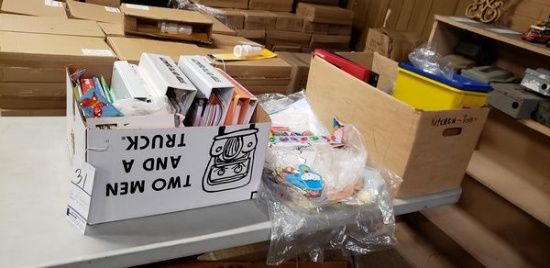 LOT OF CLASSROOM DÉCOR AND MISC