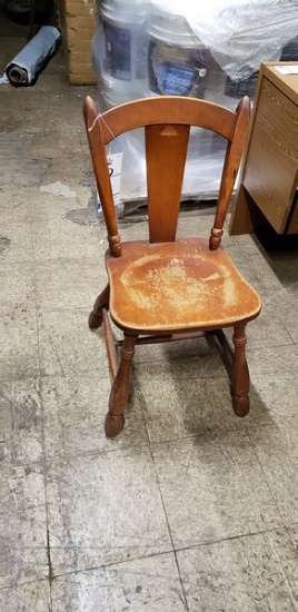 WOODEN CHAIR