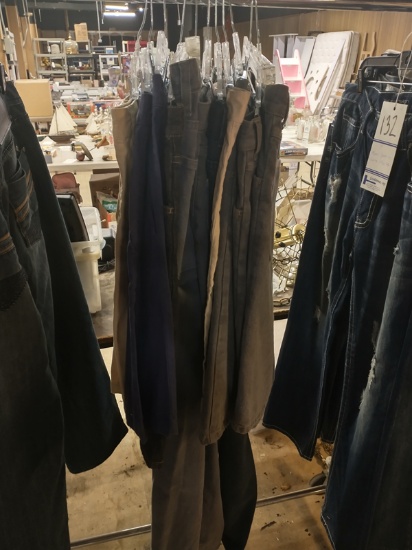 7 PAIRS OF MENS JEANS AND SHORTS SIZE 38 AND (1) SIZE 40