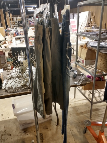 4 PAIRS OF MENS JEANS AND SHORTS SIZE 30