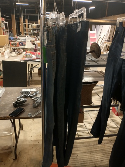 3 PAIRS OF JEANS SIZE 28
