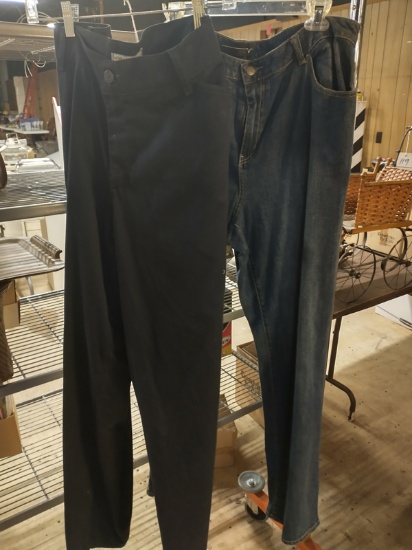 2 PAIRS OF WOMENS PANTS SIZE 20