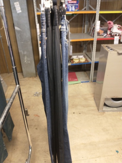 4 PAIRS OF WOMENS PANTS SIZE 6
