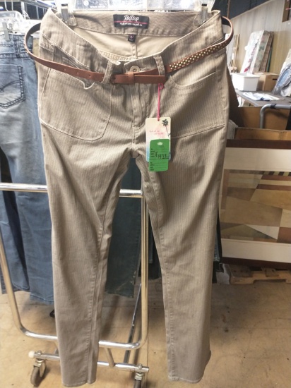 PAIR OF WOMENS PANTS SIZE 5