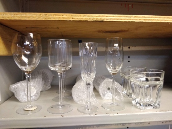 LOT OF WINE, CHAMPAGNE AND ROCKS GLASSES
