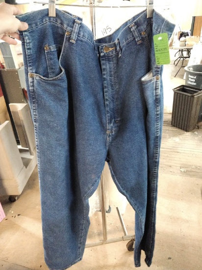 MENS WRANGLER JEANS SIZE 46X28
