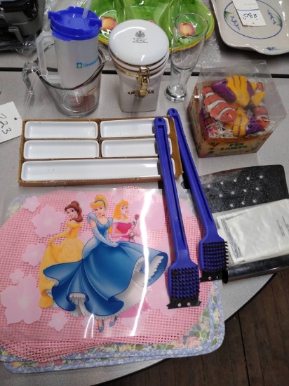 LOT OF MISC KITCHEN ITEMS
