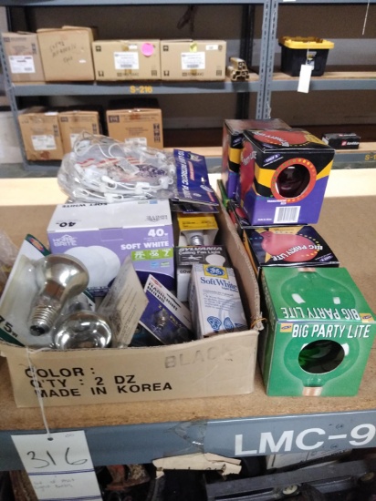 LOT OF ASSORTED LIGHT BULBS