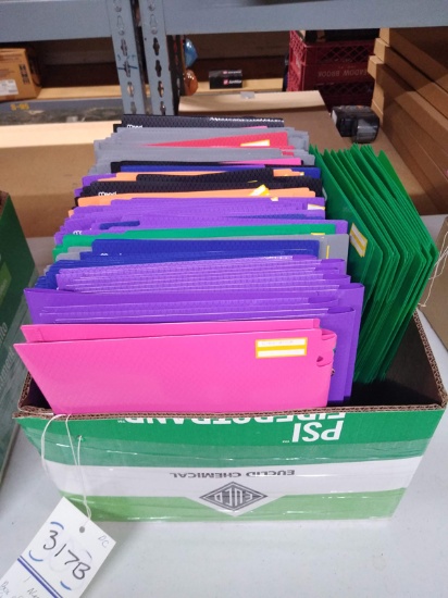 BOX OF NEW FIVE STAR PLASTIC FOLDERS