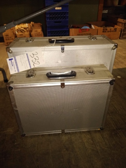 2 STORAGE CASES - KALIMAR AND VANGUARD