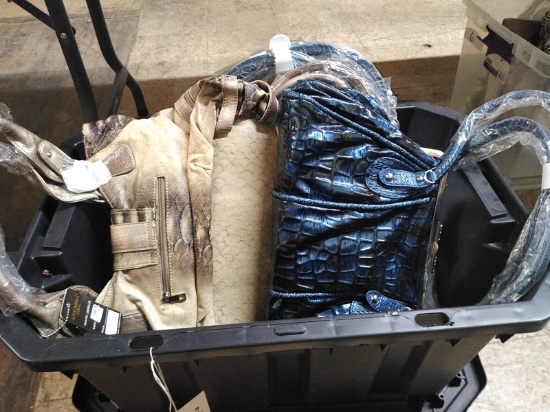 TOTE OF NEW PURSES