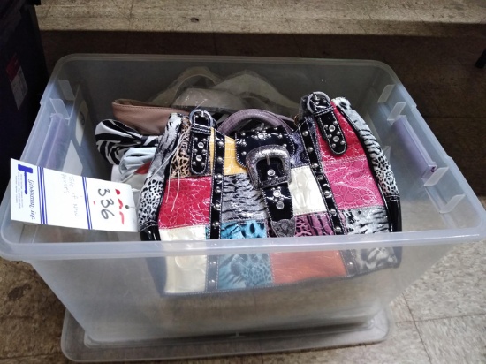 TOTE OF NEW PURSES