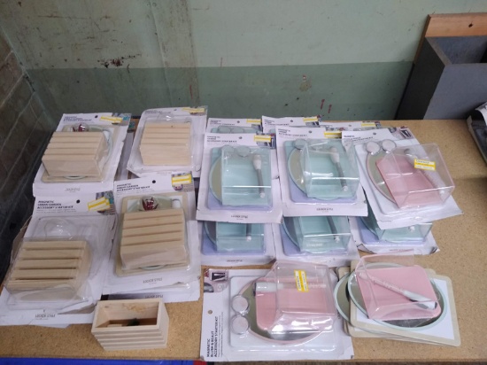 LOT OF MAGNETIC LOCKER ACCESSORIES - MIRROR, DRY ERASE BOARDS, PENCIL CUPS ETC
