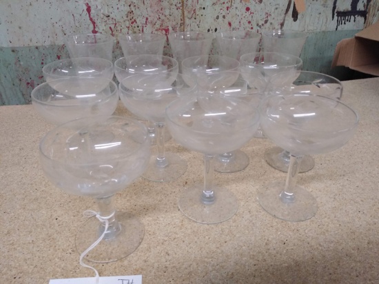 LOT OF GLASSWARE