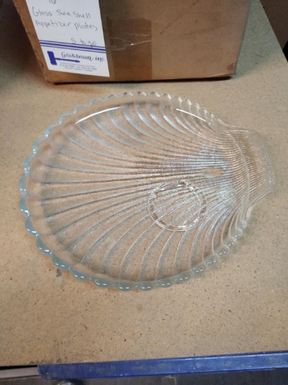 16 GLASS SEA SHELL APPETIZER PLATES