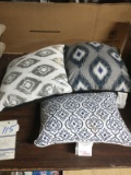 LOT OF 3 THROW PILLOWS