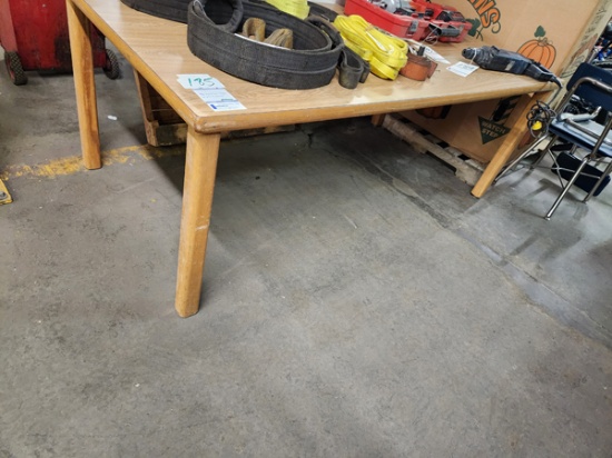 WOODEN TABLE 6' X 3' X 26.5"