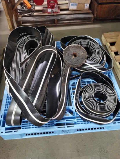 SKID OF CONVEYOR BELTING